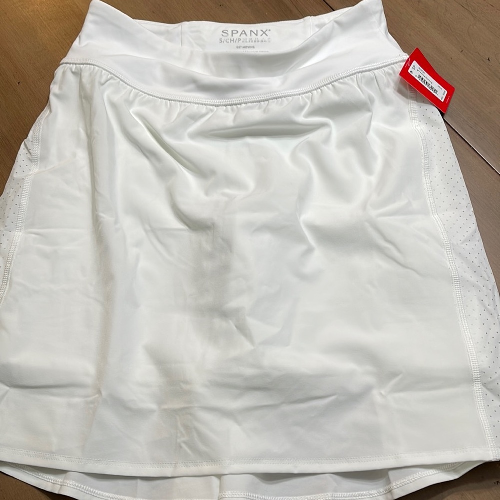 NWT Spanx get moving skort long size S